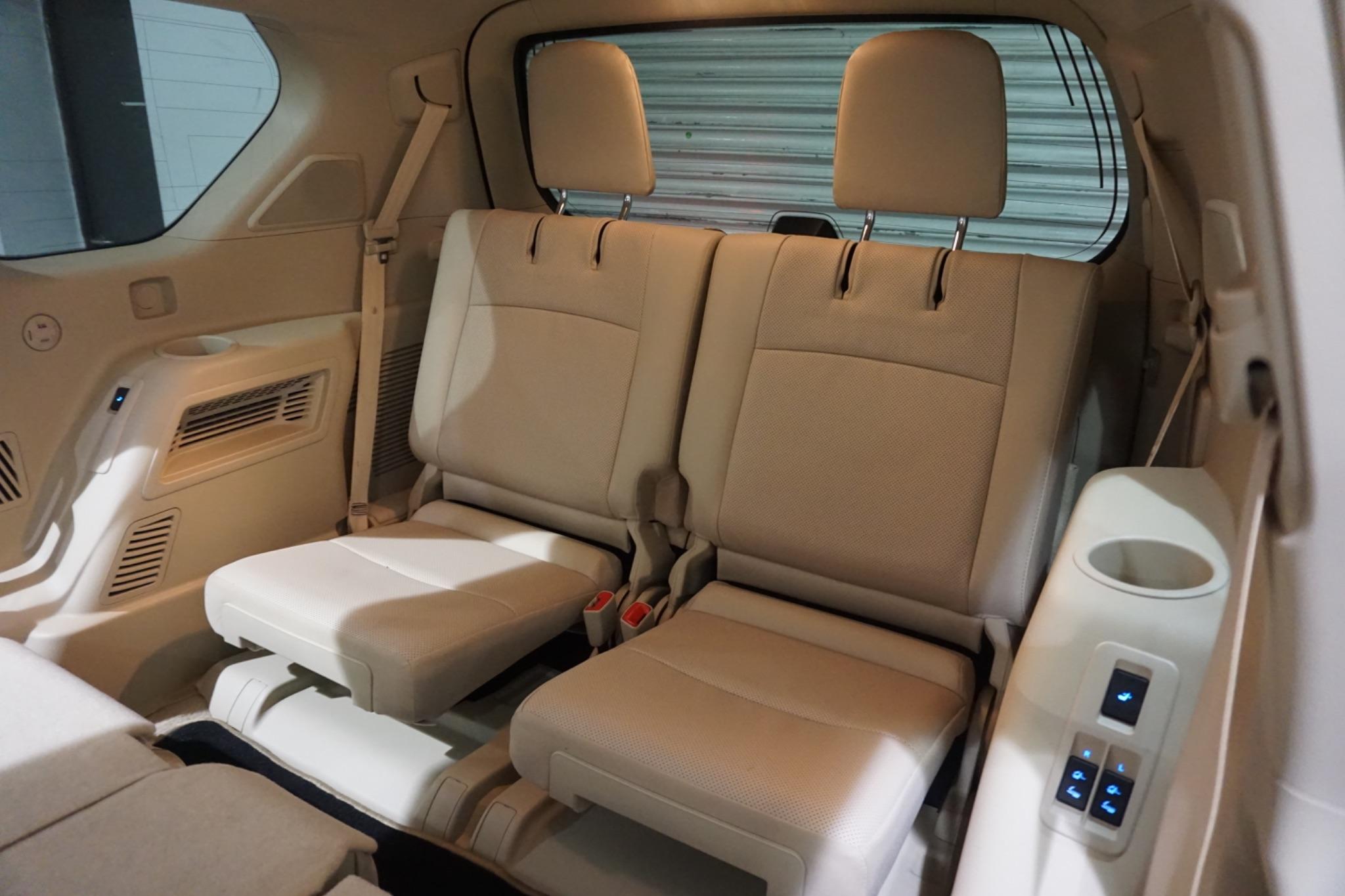 Toyota Land Cruiser 2.8D Invincible Auto 4WD Euro 6 (s/s) 5dr (7 Seat)